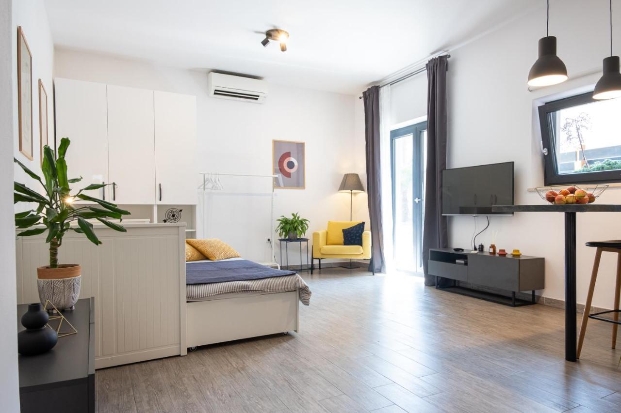Studio Apartment Les - 4 Min Walk From Amphiteatre Pula Exterior foto