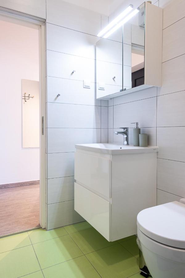 Studio Apartment Les - 4 Min Walk From Amphiteatre Pula Exterior foto